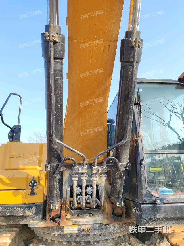 大臂油缸整體?豎拍（工作和回轉(zhuǎn)裝置）