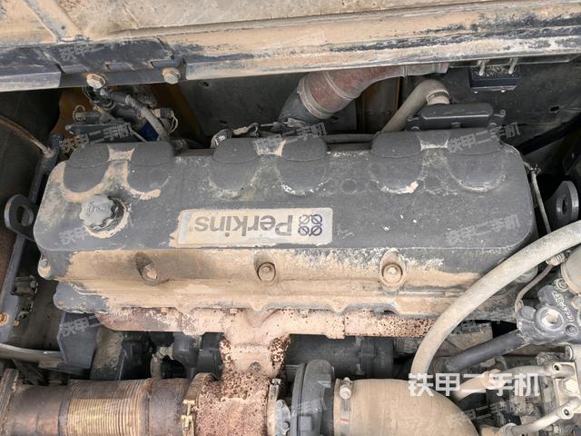 气门室盖螺丝特写(上车部件) 气门室盖螺丝特写(上车部件)