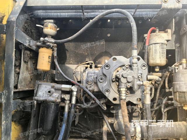 液壓泵斜45?左(大件艙室) 液壓泵斜45?左(大件艙室)