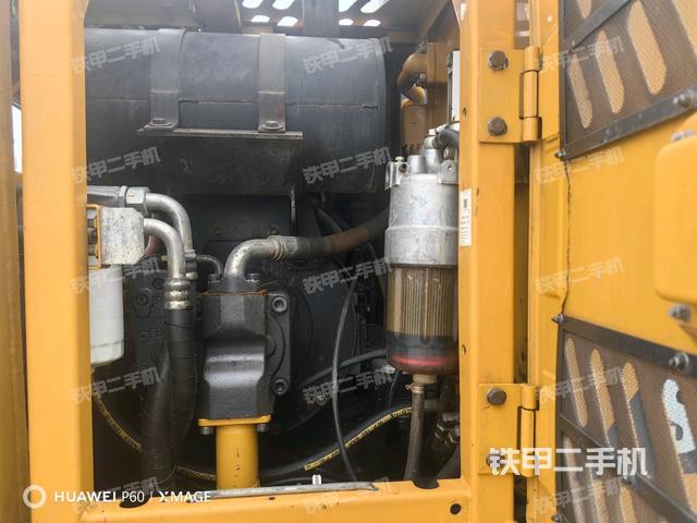 液壓泵艙室正面整體（整機(jī)外觀）