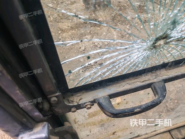 座椅后部(駕駛室部分) 座椅后部(駕駛室部分)