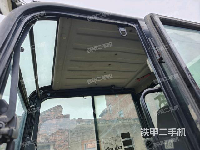 頂棚整體(駕駛室部分) 頂棚整體(駕駛室部分)