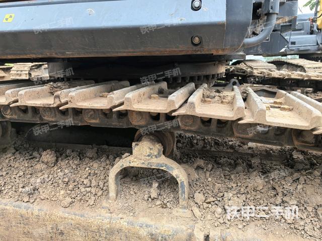 左侧行走马达盖板(行走机构) 左侧行走马达盖板(行走机构)