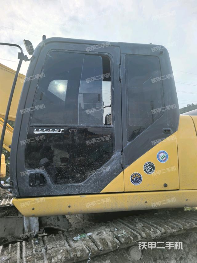 駕駛室正側(cè)(駕駛室部分) 駕駛室正側(cè)(駕駛室部分)