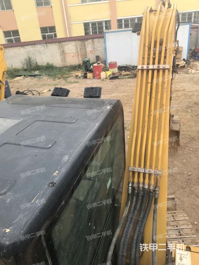 大臂背部俯视(工作和回转装置) 大臂背部俯视(工作和回转装置)