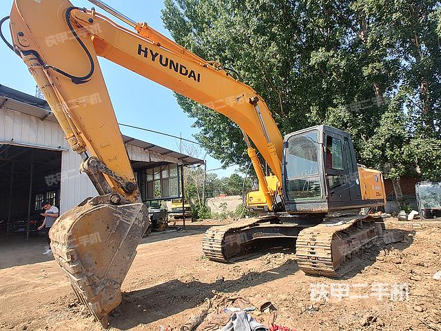 現(xiàn)代R225LC-7挖掘機(jī)