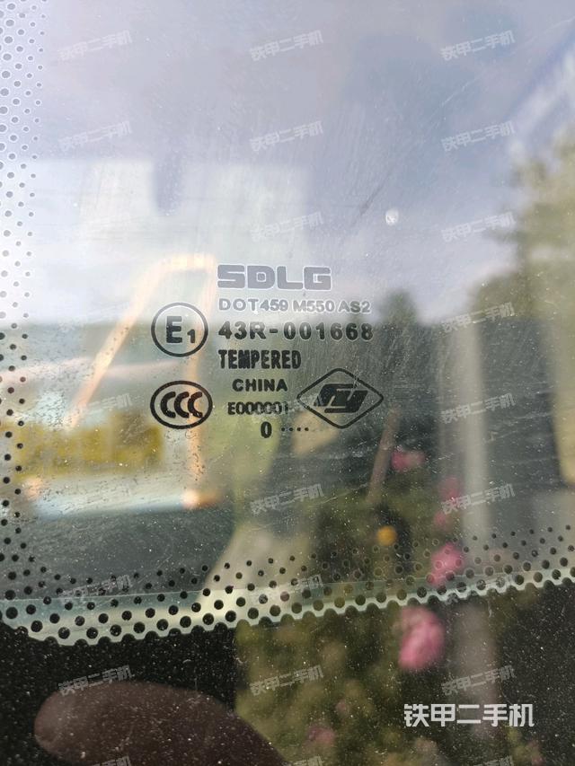 后窗玻璃角标（驾驶室部分）