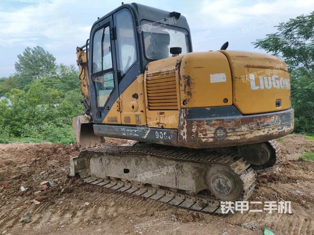 驾驶室整体(整机外观) 驾驶室整体(整机外观)