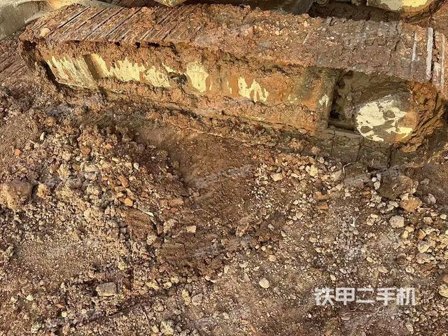 右側履帶整體?(行走機構) 右側履帶整體?(行走機構)