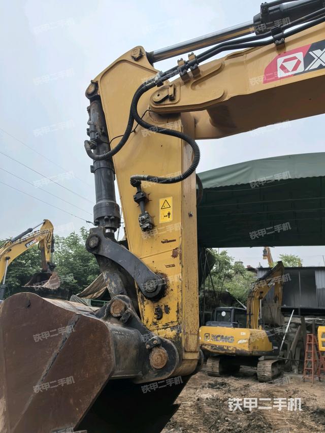 大臂整体 右侧(工作和回转装置) 大臂整体 右侧(工作和回转装置)