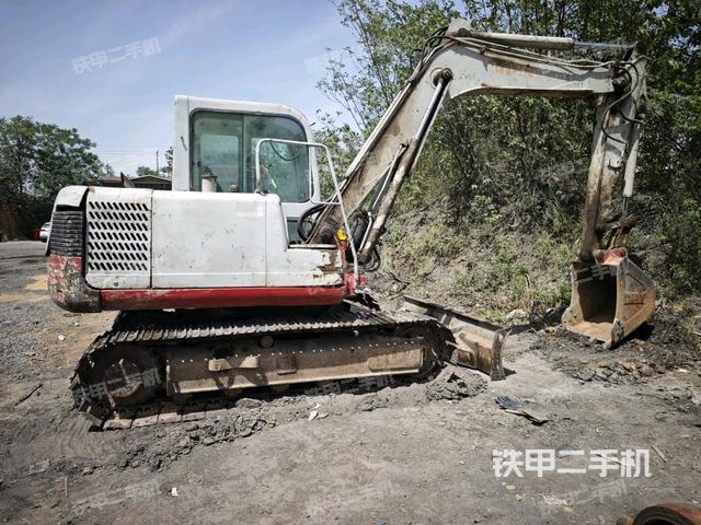 駕駛室頂部（整機外觀）