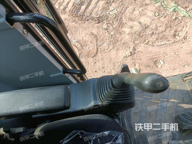 座椅左側(cè)控制臺(tái)/音響/含左手柄(駕駛室部分) 座椅左側(cè)控制臺(tái)/音響/含左手柄(駕駛室部分)