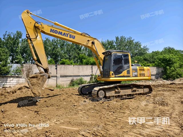 小松PC240LC-8M0挖掘機