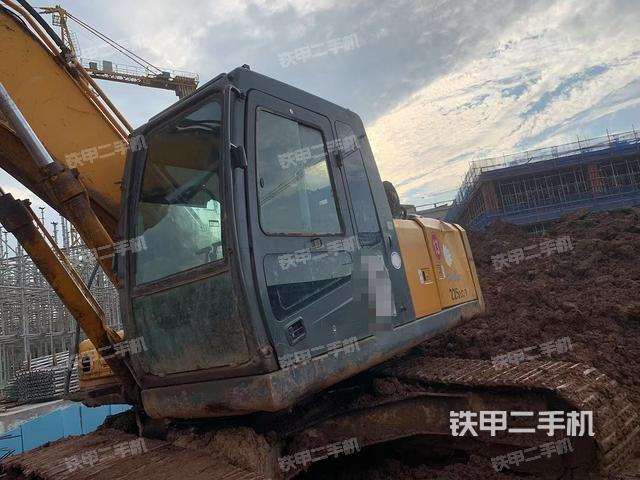 現(xiàn)代R225LC-7挖掘機(jī)