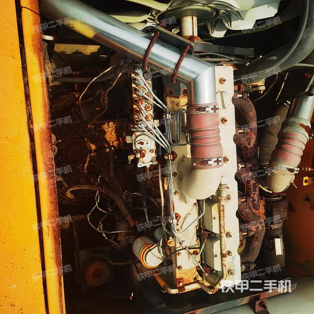 驾驶室顶部（整机外观）