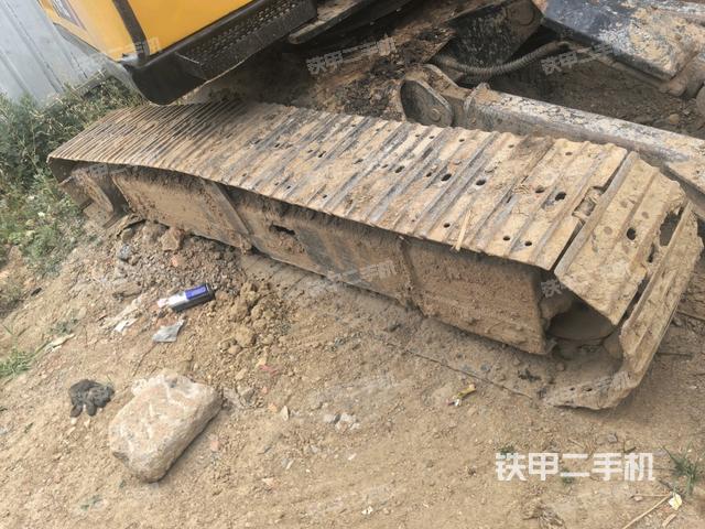 右侧履带整体 (行走机构) 右侧履带整体 (行走机构)