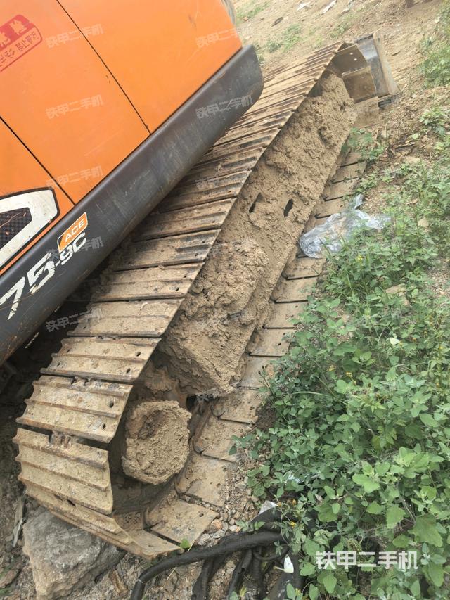 右側(cè)履帶整體?（行走機(jī)構(gòu)）