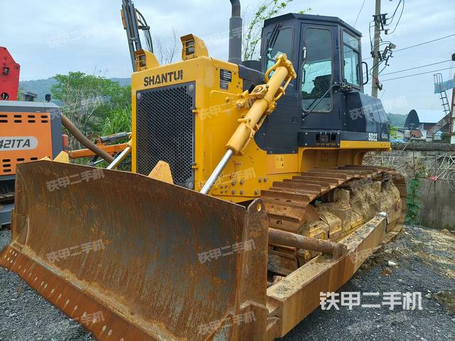 整機(jī)右后45°（設(shè)備外觀及核心部件）