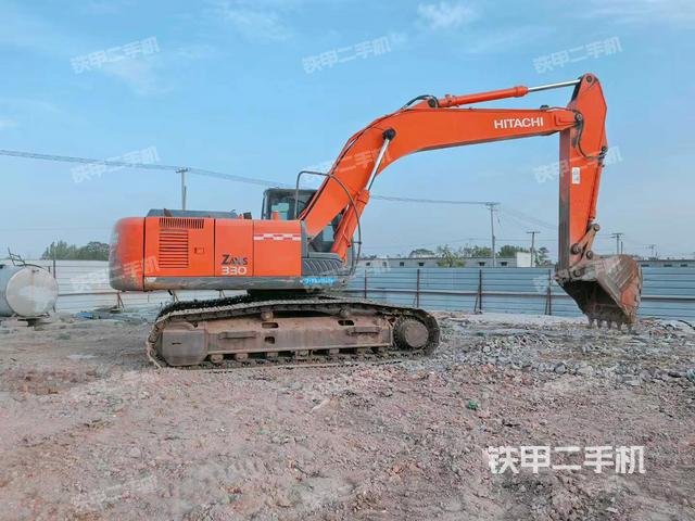 整机右后45°(整机外观) 整机右后45°(整机外观)