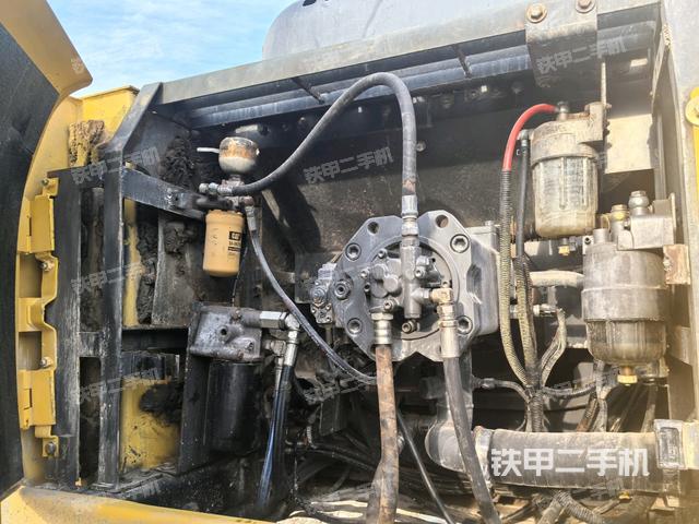 液壓泵室(大件艙室) 液壓泵室(大件艙室)