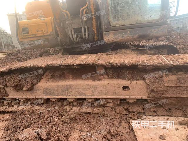 单侧履带整体(整机外观) 单侧履带整体(整机外观)