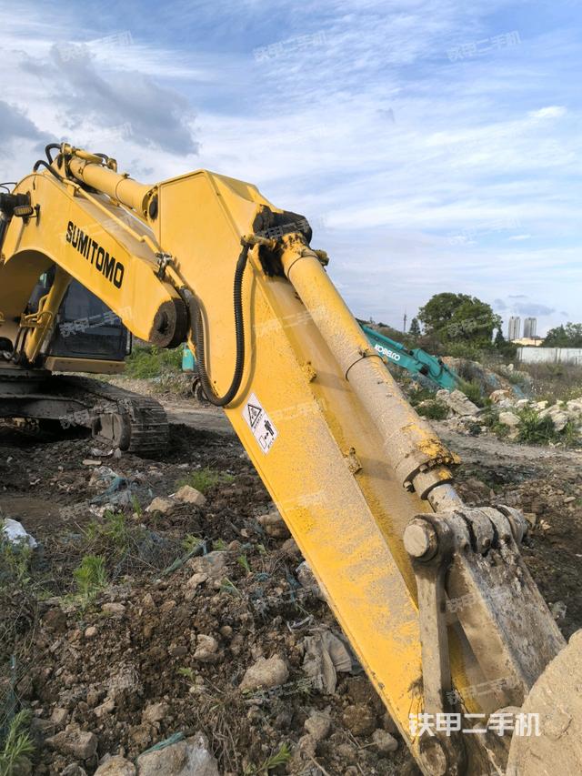 小臂整體右前(工作和回轉(zhuǎn)裝置) 小臂整體右前(工作和回轉(zhuǎn)裝置)