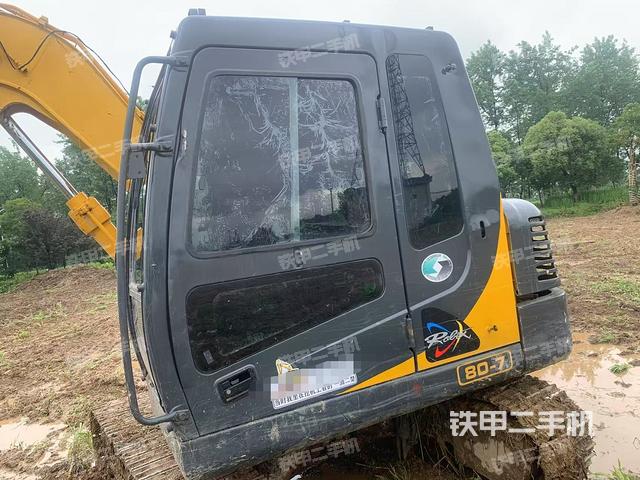 現(xiàn)代R80-7挖掘機(jī)