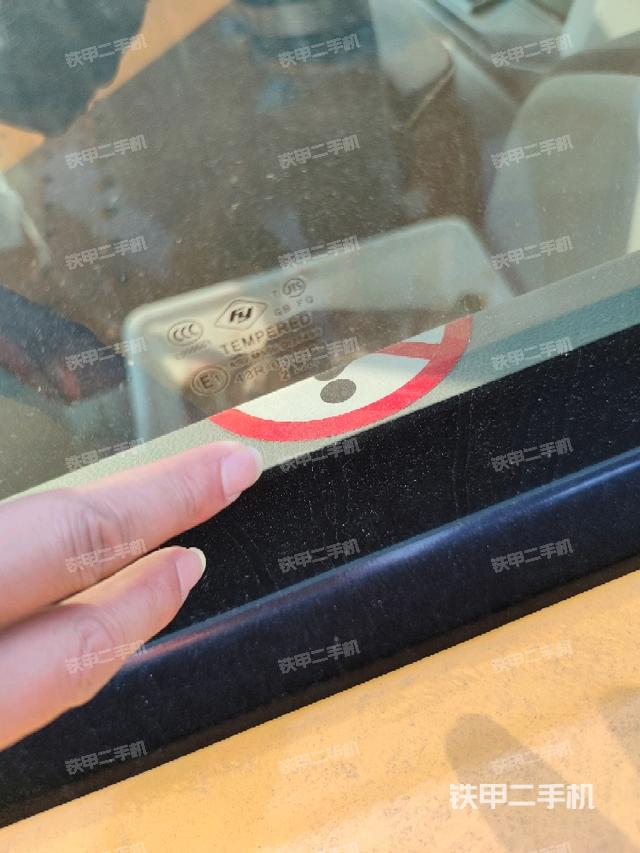 后窗玻璃角標(biāo)（駕駛室部分）