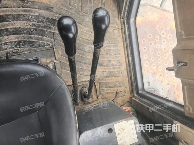 操作桿  檔位(駕駛室部分) 操作桿  檔位(駕駛室部分)