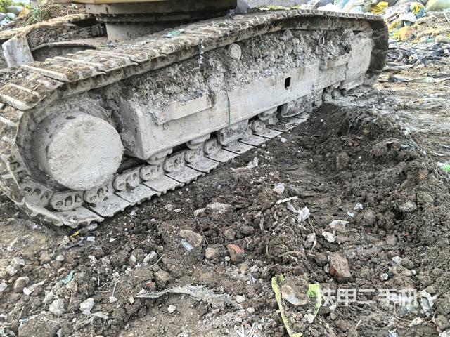 左側(cè)履帶整體?(行走機(jī)構(gòu)) 左側(cè)履帶整體?(行走機(jī)構(gòu))