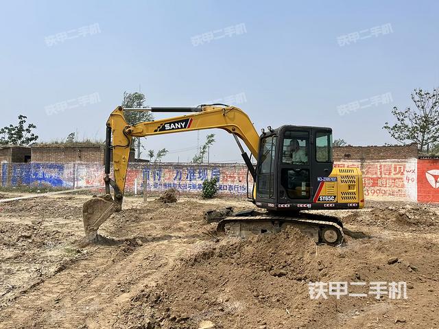 驾驶室整体(整机外观) 驾驶室整体(整机外观)