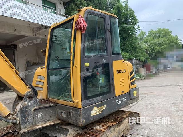 山東臨工E655F挖掘機(jī)
