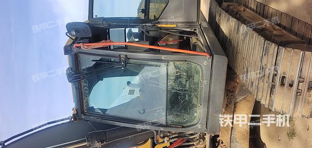 驾驶室整体（整机外观）