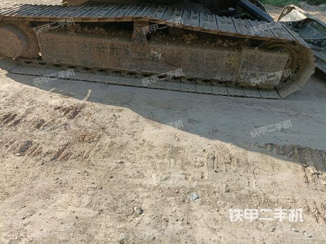 右側(cè)履帶整體?(行走機(jī)構(gòu)) 右側(cè)履帶整體?(行走機(jī)構(gòu))