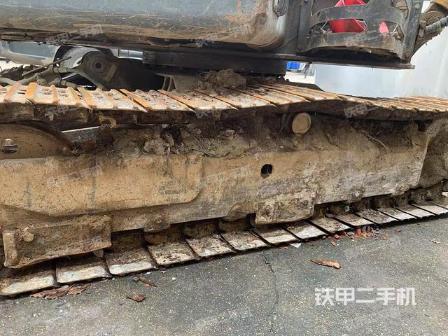 單側(cè)履帶整體（整機(jī)外觀）