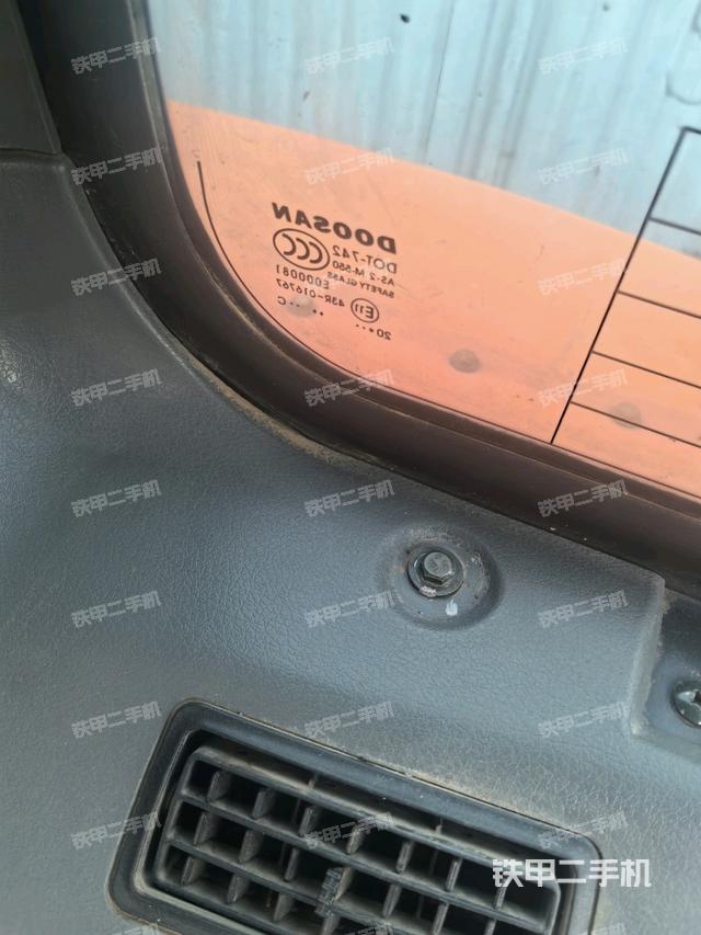 后窗玻璃角標(biāo)（駕駛室部分）