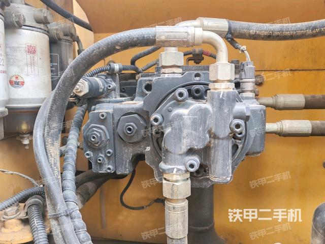 液壓泵斜45?左(大件艙室) 液壓泵斜45?左(大件艙室)