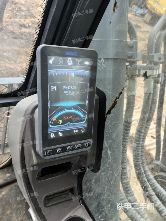 显示屏 (驾驶室部分) 显示屏 (驾驶室部分)