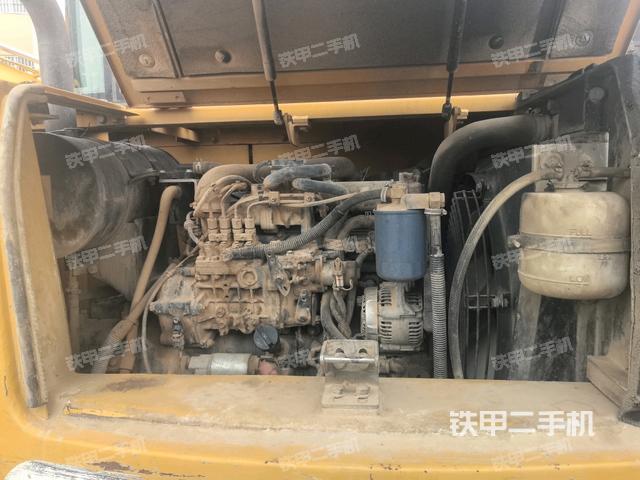 发动机室(上车部件) 发动机室(上车部件)