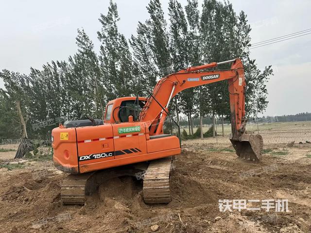 整機(jī)右后45°(整機(jī)外觀) 整機(jī)右后45°(整機(jī)外觀)