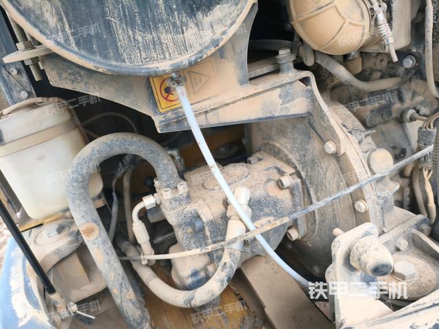 液壓泵艙室正面整體(整機(jī)外觀) 液壓泵艙室正面整體(整機(jī)外觀)