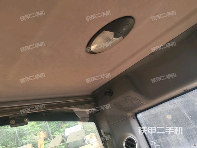 左后方玻璃角標(biāo)(駕駛室部分) 左后方玻璃角標(biāo)(駕駛室部分)
