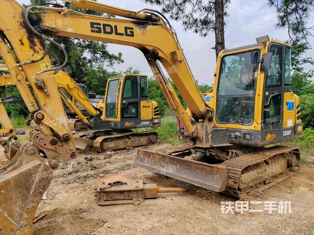 山東臨工E655F挖掘機(jī)