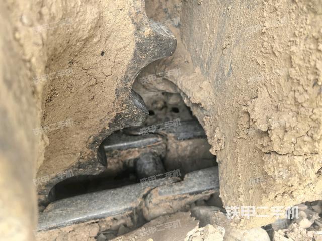 右侧行走马达盖板(行走机构) 右侧行走马达盖板(行走机构)