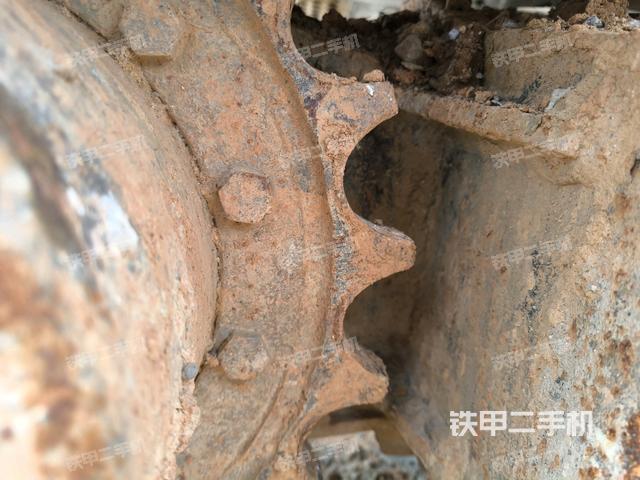 右驅動輪（行走機構）