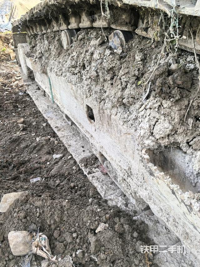 右側(cè)履帶整體(行走機(jī)構(gòu)) 右側(cè)履帶整體(行走機(jī)構(gòu))