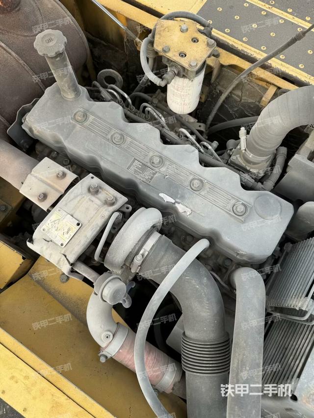 發(fā)動機整體俯視(整機外觀) 發(fā)動機整體俯視(整機外觀)