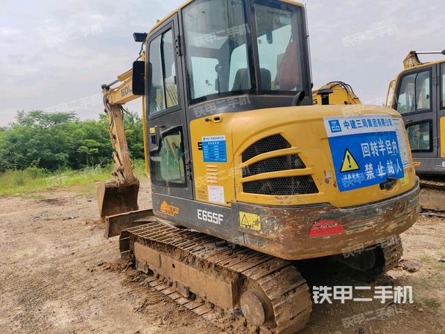 左后45(整機(jī)外觀) 左后45(整機(jī)外觀)