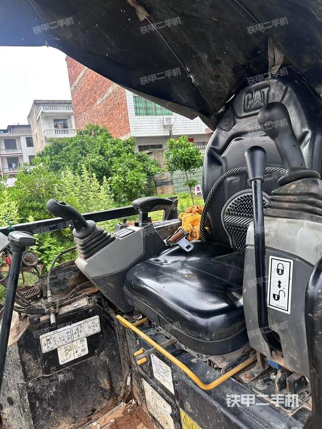 驾驶室整体(整机外观) 驾驶室整体(整机外观)