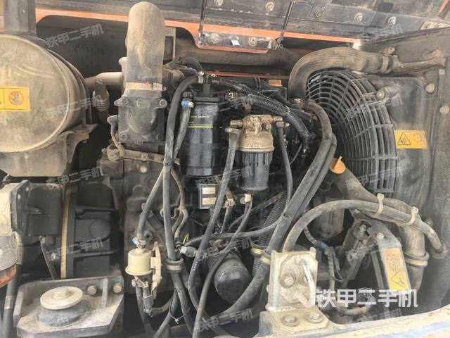 發(fā)動(dòng)機(jī)室（上車部件）